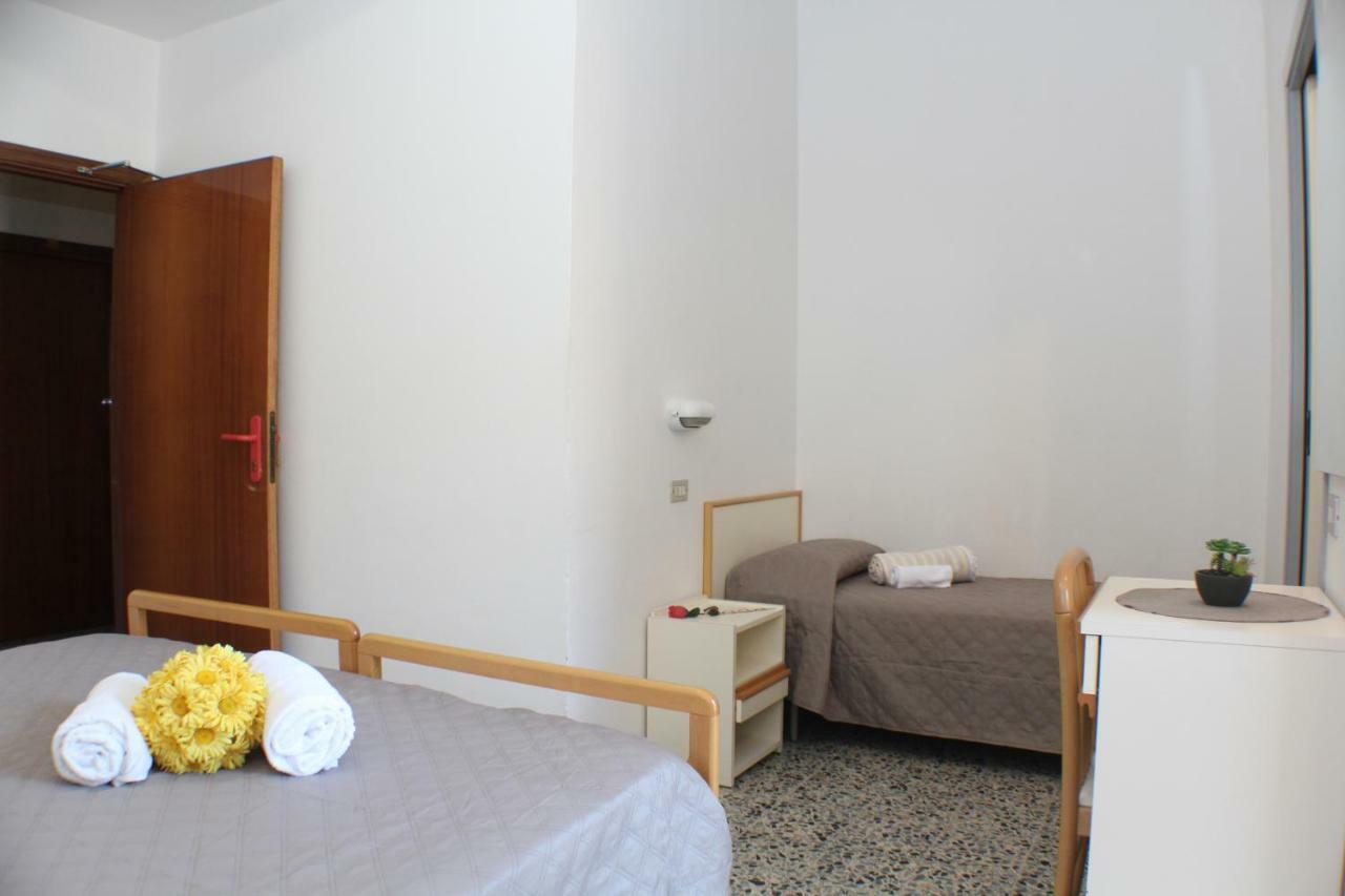 Hotel Caesar Misano Adriatico Eksteriør bilde