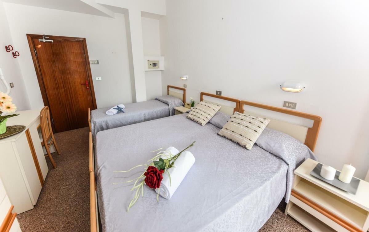 Hotel Caesar Misano Adriatico Eksteriør bilde