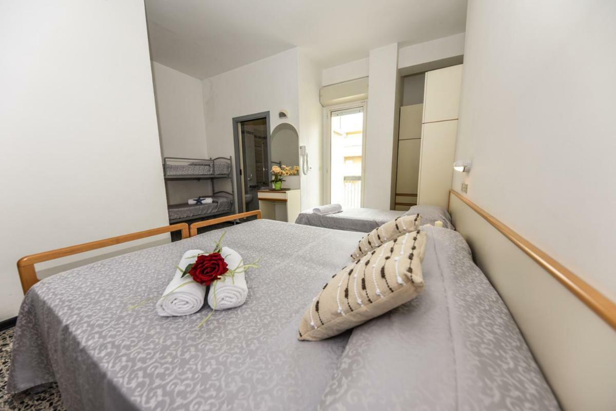 Hotel Caesar Misano Adriatico Eksteriør bilde